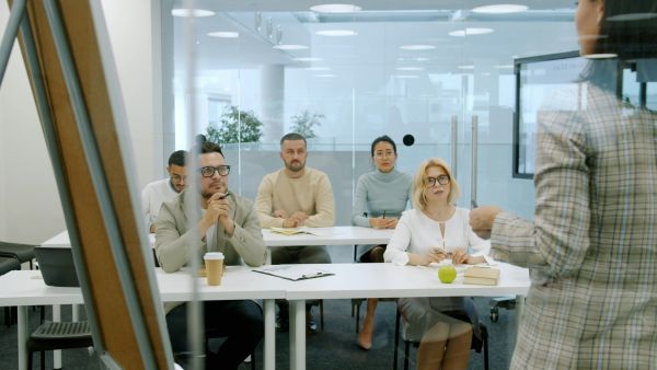Top étapes essentielles pour réussir dans la gestion de formations